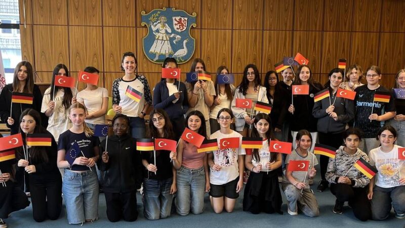 Nachhaltigkeit im Fokus: Türkische Schülerinnen zu Gast in Monheim