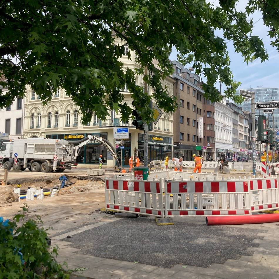 Baustelle Herzogstraße in Düsseldorf: Keine langen Rückstaus wie am Freitag