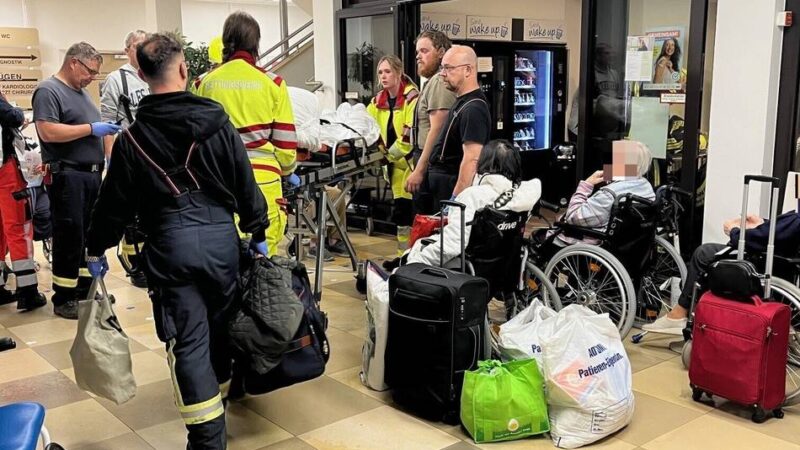 Radevormwalder Sana-Krankenhaus evakuiert: Maus legt Klinik lahm – „so was habe ich noch nie erlebt“