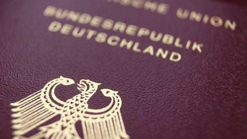 Digitale Passfotos seit 1. Mai Pflicht: Neuer Passbild-Terminal in Grefrath in Betrieb