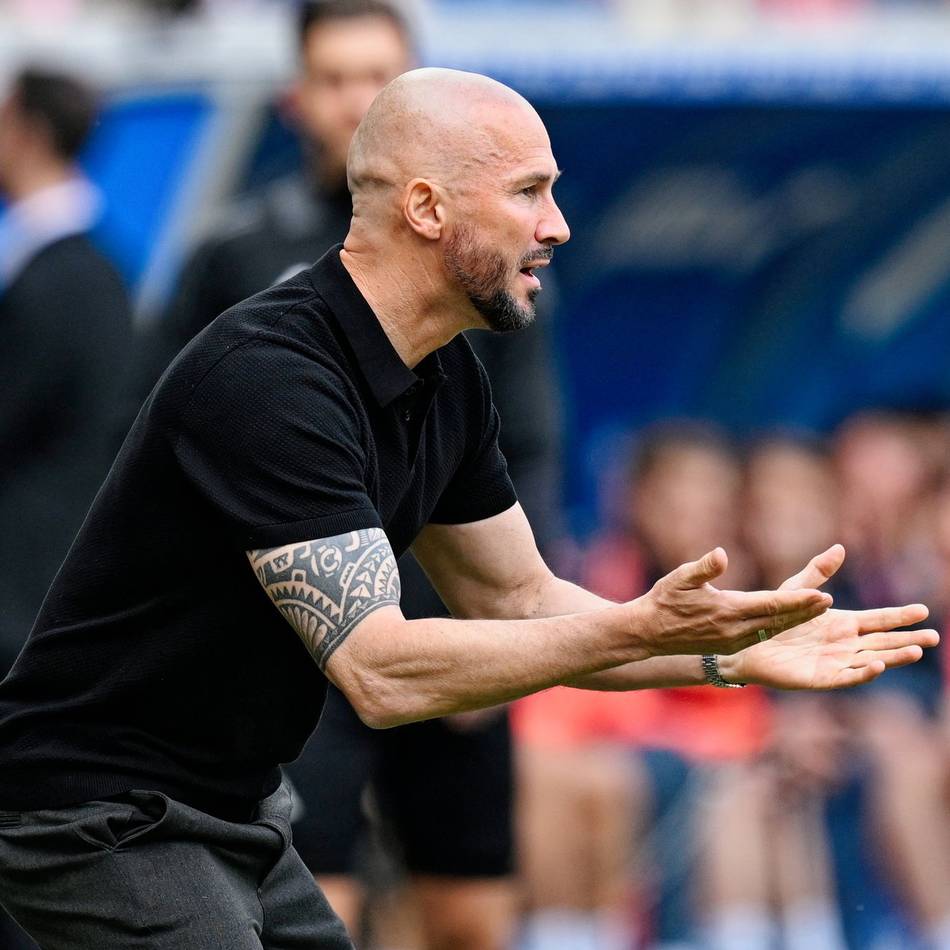 „Alle wissen, wie es im Fußball ist“: Ilzer bleibt Hoffenheim-Trainer – Blessin-Zukunft bei St. Pauli offen
