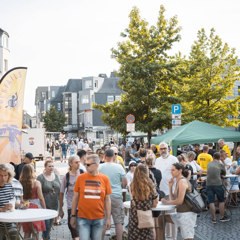 Veranstaltungskalender 2025 für Wermelskirchen: 16 Aussteller eröffnen Feierabendmarkt-Saison