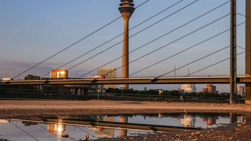 Talsperren in NRW ungewöhnlich leer:  „Die niedrigen Pegelstände belasten die deutsche Wirtschaft extrem“