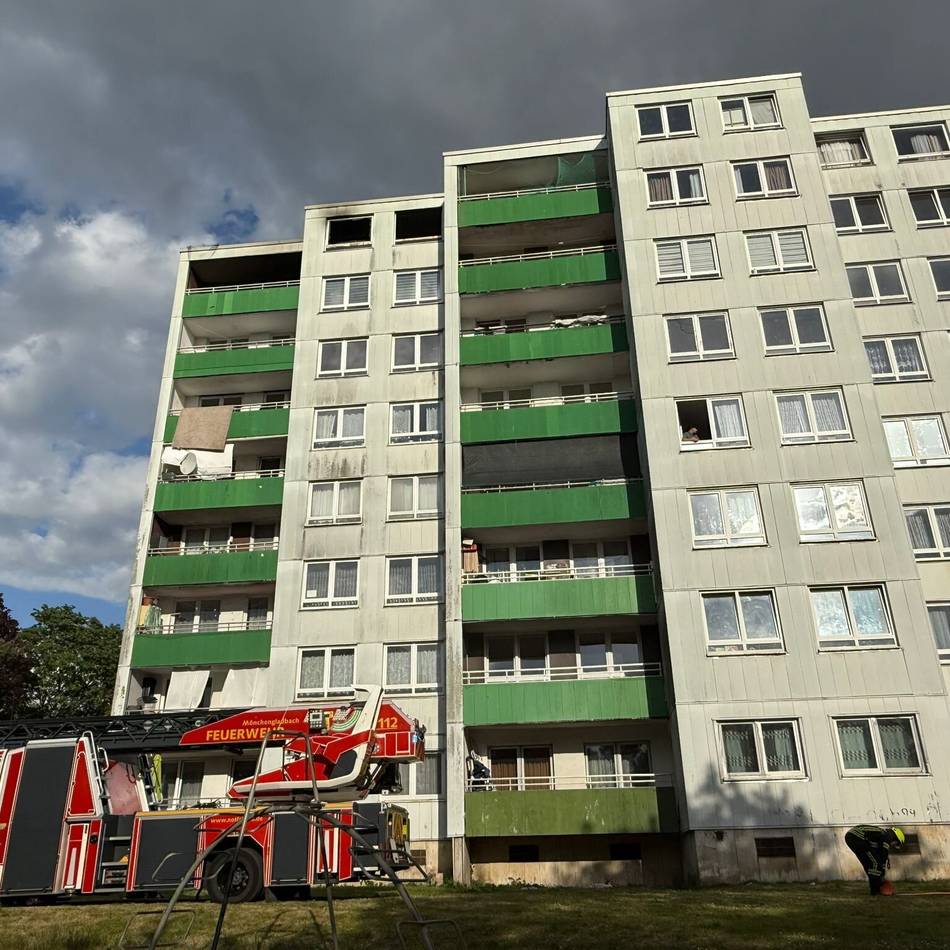 Feuerwehreinsätze in Mönchengladbach: Brände zerstören Wohnungen in Odenkirchen und Bettrath-Hoven