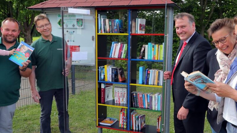 Bücherschrank am Schützenhaus: Schützen bauen Lesetreff für Birten