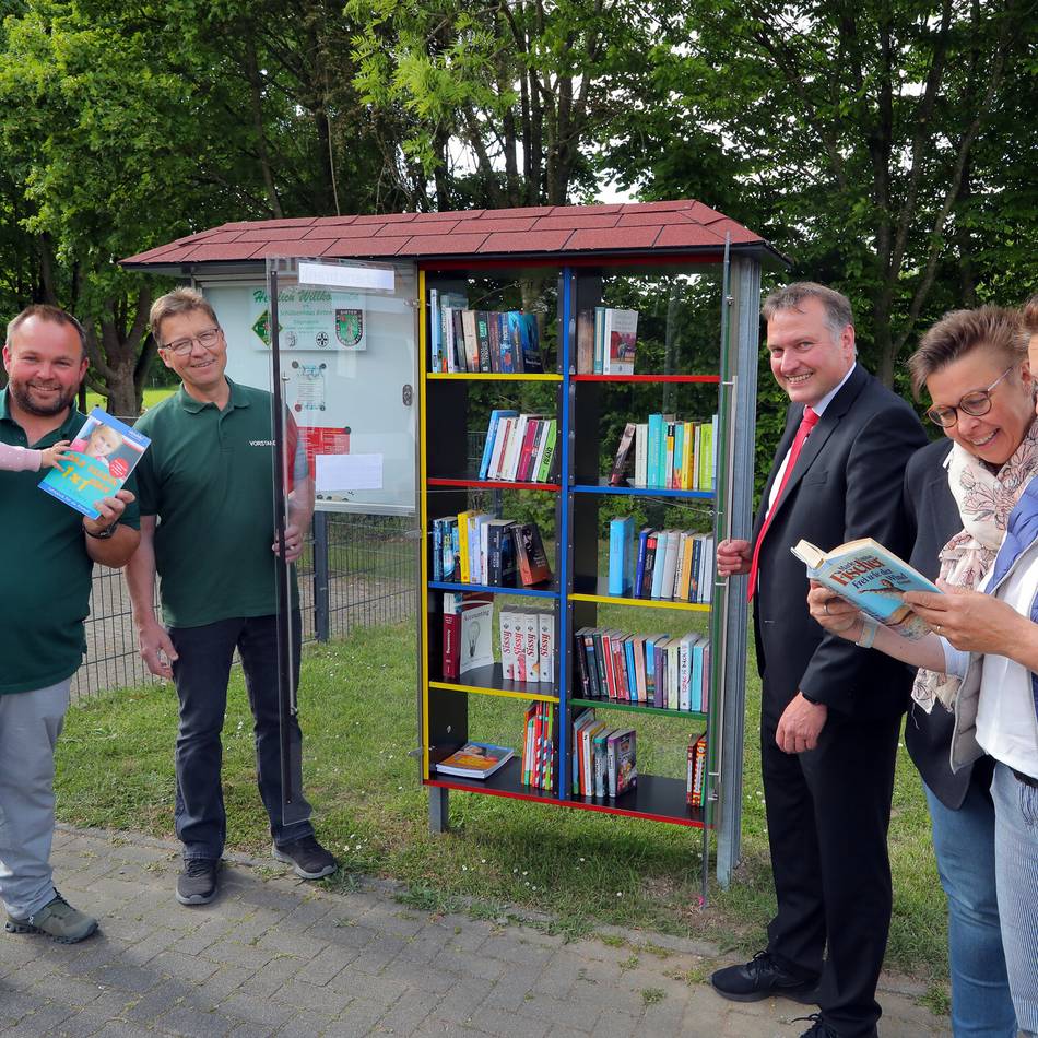 Bücherschrank am Schützenhaus: Schützen bauen Lesetreff für Birten