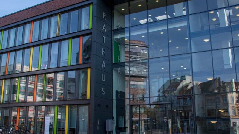 Genehmigung aus Düsseldorf: Trotz Millionenlöchern – Bezirksregierung gibt grünes Licht für neuen Solinger Doppelhaushalt