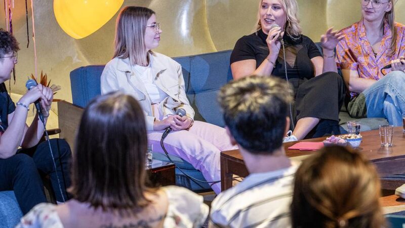 Neues Format im Düsseldorfer Schauspielhaus: Social-Media-Stars diskutieren – Wie queer sind die Medien?