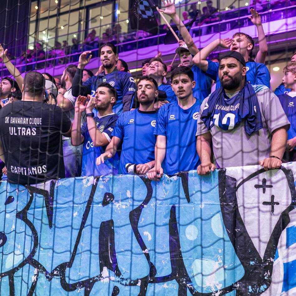 Letzter Spieltag: Icon League mit Stars in Düsseldorf – „Fußball pur in dieser Atmosphäre, großartig“
