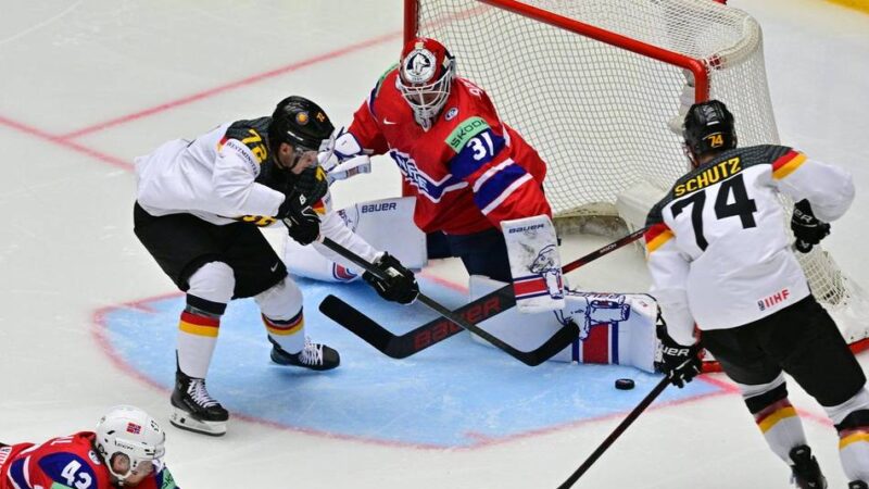 Auf brüchigem Eis: DEB-Team gewinnt kurioses Spiel gegen Norwegen