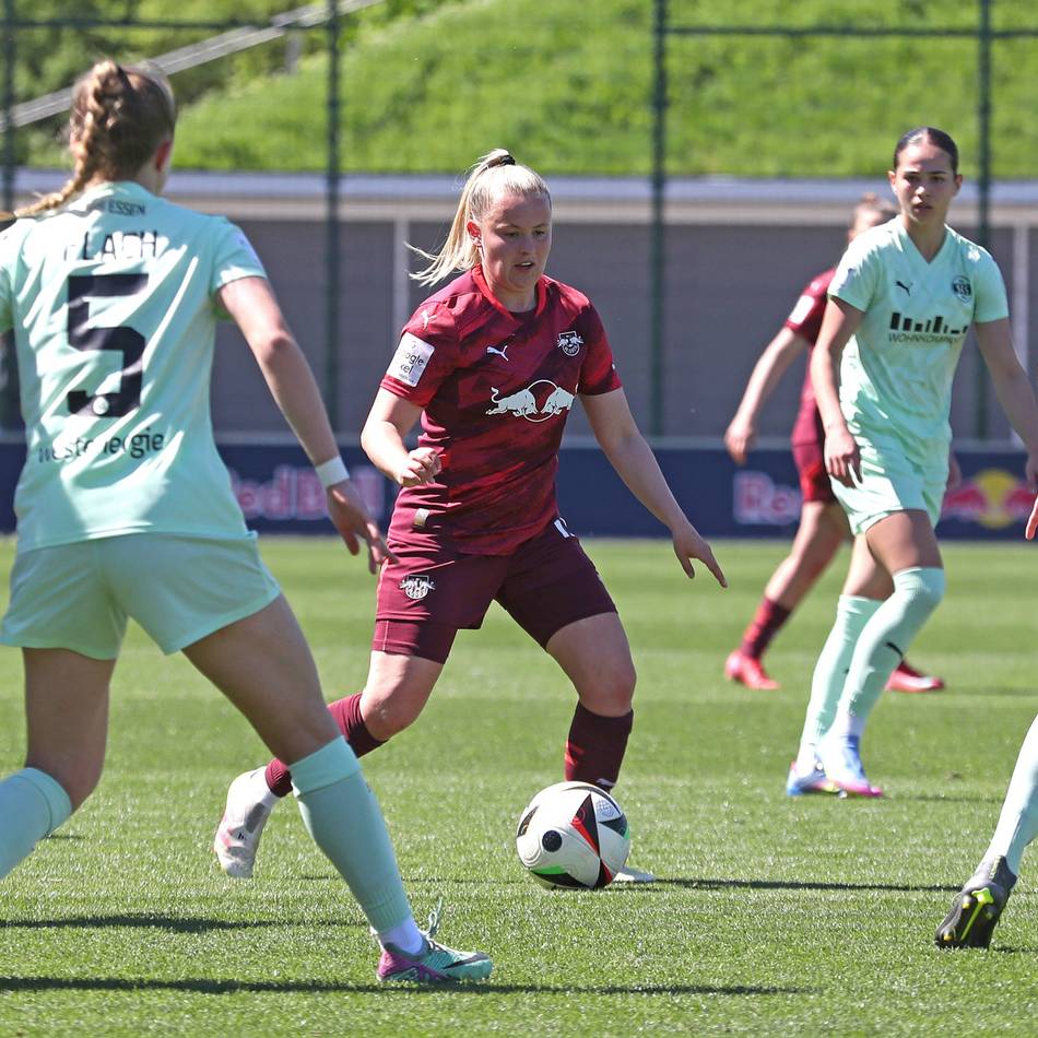 Ehrgeizige Ziele: Neue Torjägerin verstärkt Bayers Fußballerinnen