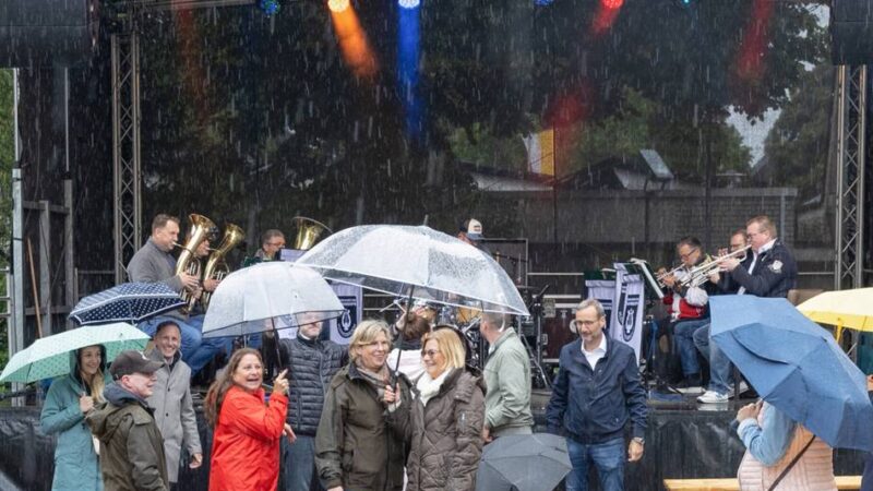 Brunnenfest in Büttgen wegen Regens abgebrochen: „Es ist bitter, weil so viel Vorbereitung drinsteckt“