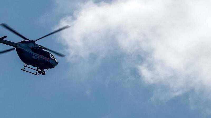 Stromleitungscheck aus der Luft: Darum fliegen Hubschrauber über Hilden und Haan