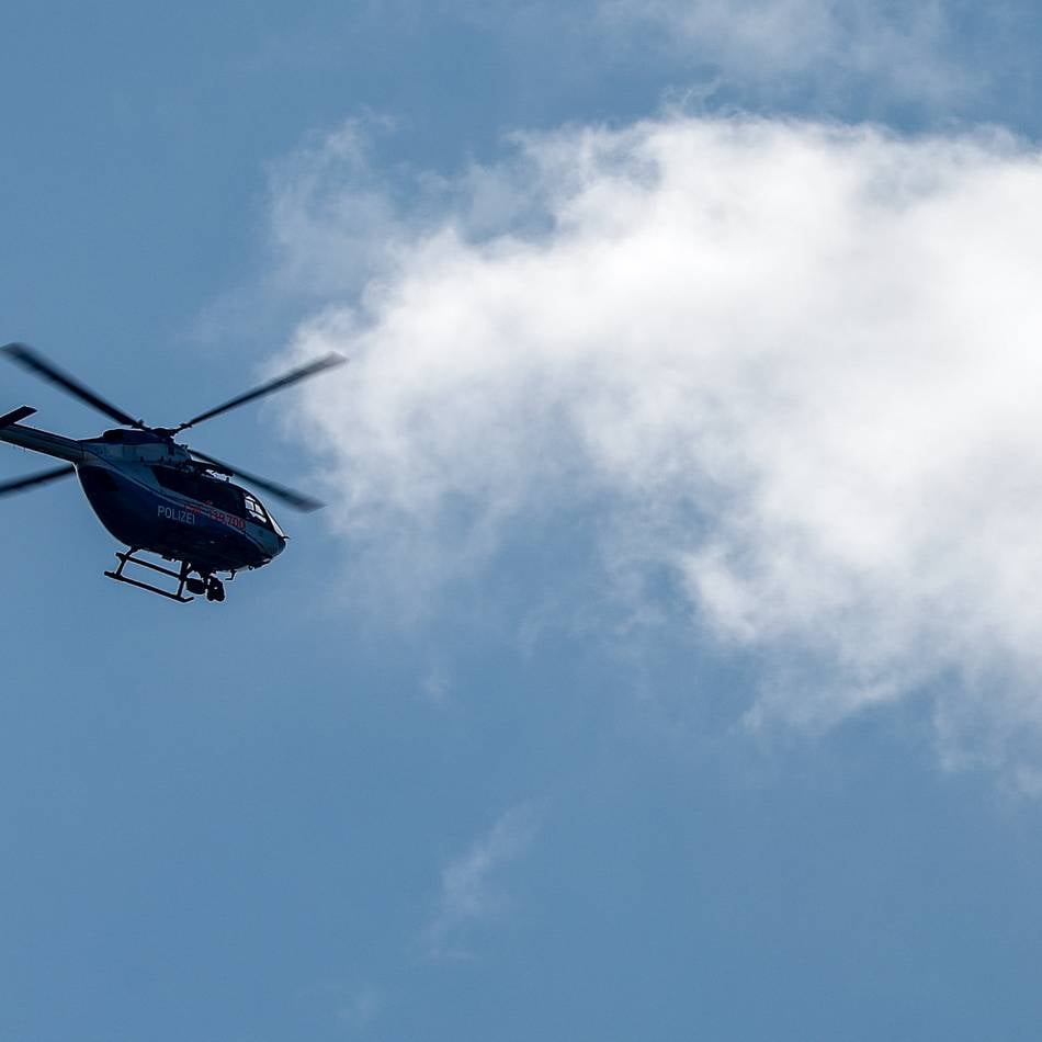 Stromleitungscheck aus der Luft: Darum fliegen Hubschrauber über Hilden und Haan