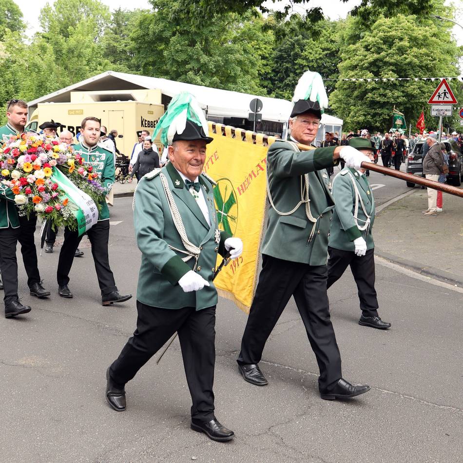 Bruderschaft in Mönchengladbach: Hocksteiner Schützen feiern Hundertjähriges mit Jubiläumsvogelschuss