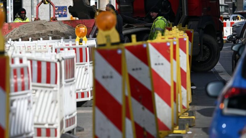 Arbeiten der Netzgesellschaft Düsseldorf: Die Friedrichstraße ist jetzt voll gesperrt