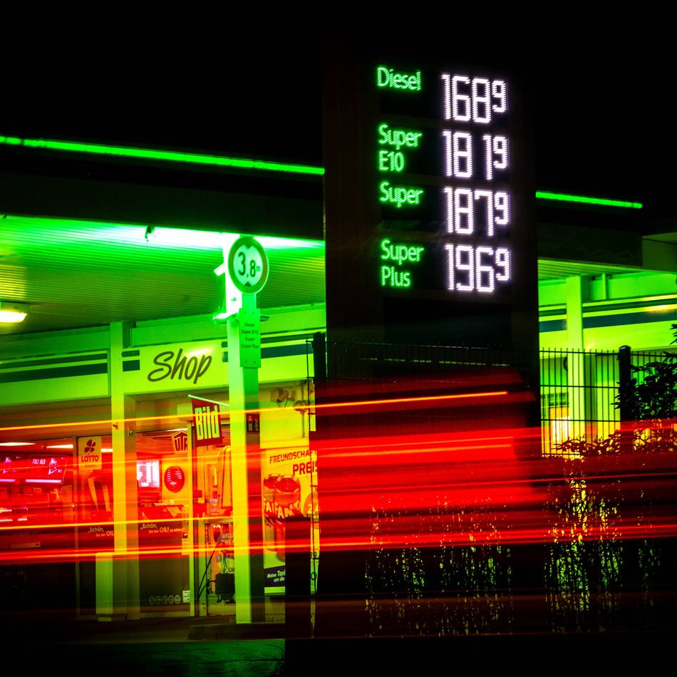 Überfall in Düsseldorf-Hassels: Nach Raub auf Tankstelle – Polizei fahndet nach Tätern