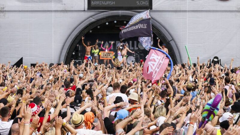 Preissteigerungen von 460 Prozent: Hotel-und Airbnb-Preise explodieren während Parookaville