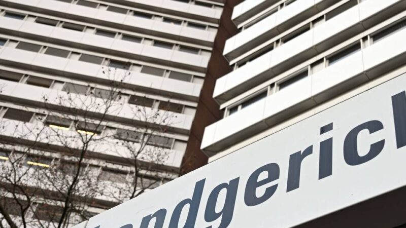Leverkusener Clanmitglieder vor Gericht: Mit Teppichtrick Hunderttausende erbeutet?