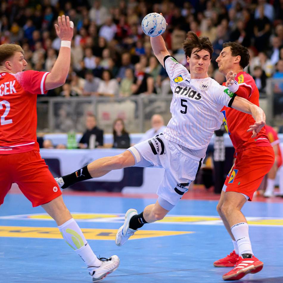 Einbruch in der Crunchtime: Deutsche Handballer trotz Remis weiter auf EM-Kurs