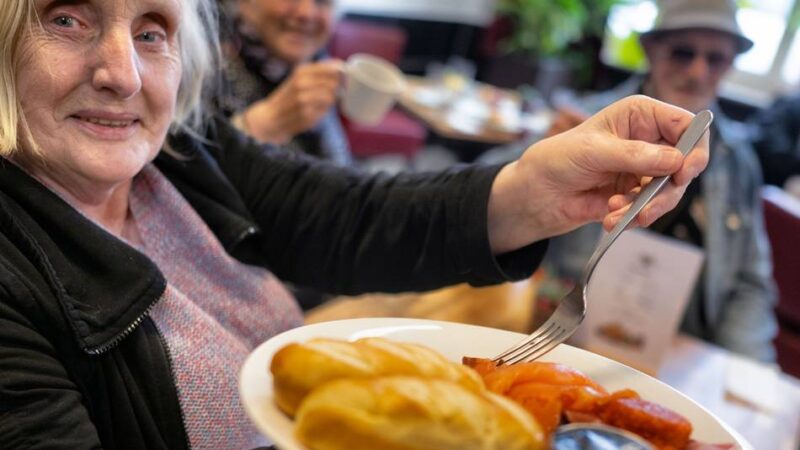 Wohlfühlmorgen der Malteser in Hilden immer gefragter: „Diesen Luxus kann ich mir von meiner kleinen Rente nicht erlauben“