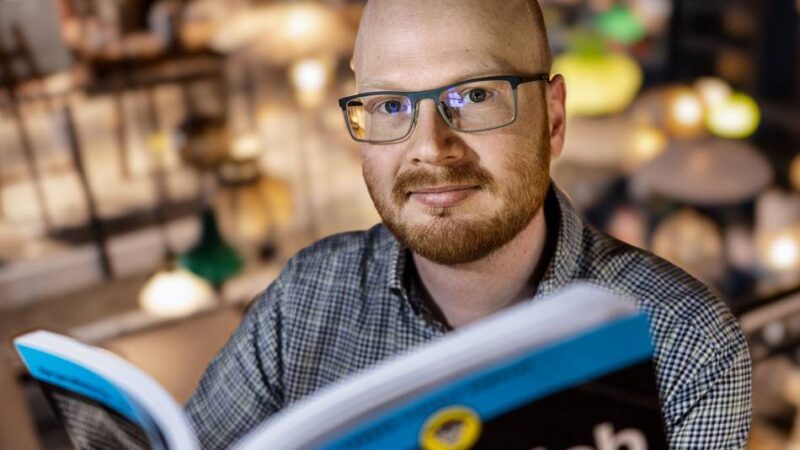 In Langenfeld: Daniel Urmetzer ist neuer Bibliotheksleiter