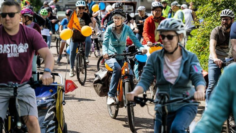 Organisiert von ADFC und Gesamtschule: Zweite Langenfelder Familienradtour begeistert rund 300 Teilnehmer