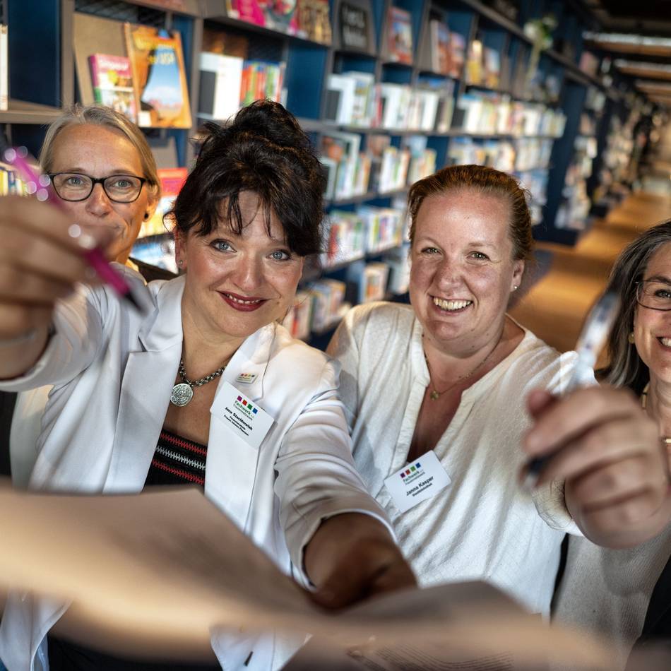 Stadtbibliothek Langenfeld: Frauennetzwerk kooperiert jetzt mit Bücherei