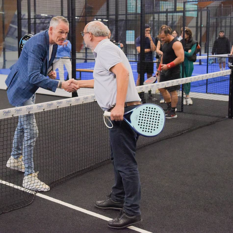 Mit sieben Plätzen: Neue Padel-Anlage in Kleve offiziell eröffnet