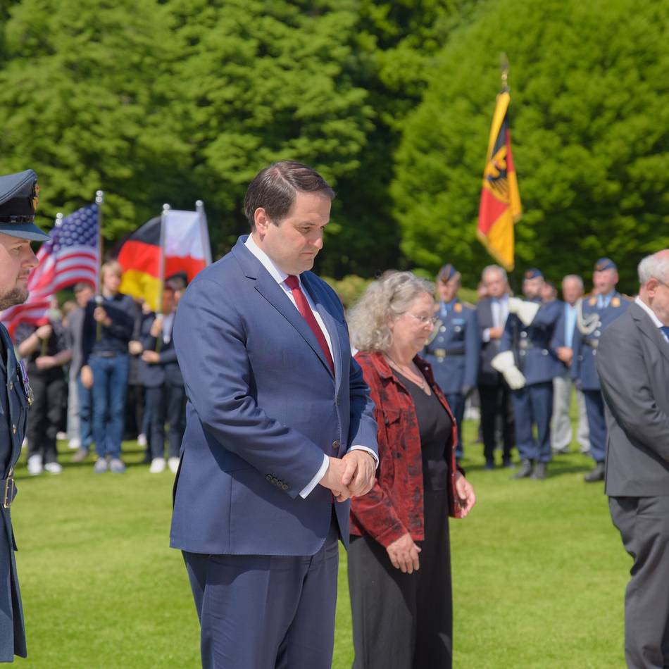 80 Jahre nach Kriegsende: Internationales Gedenken im Reichswald – „Die Kämpfe waren erbarmungslos“