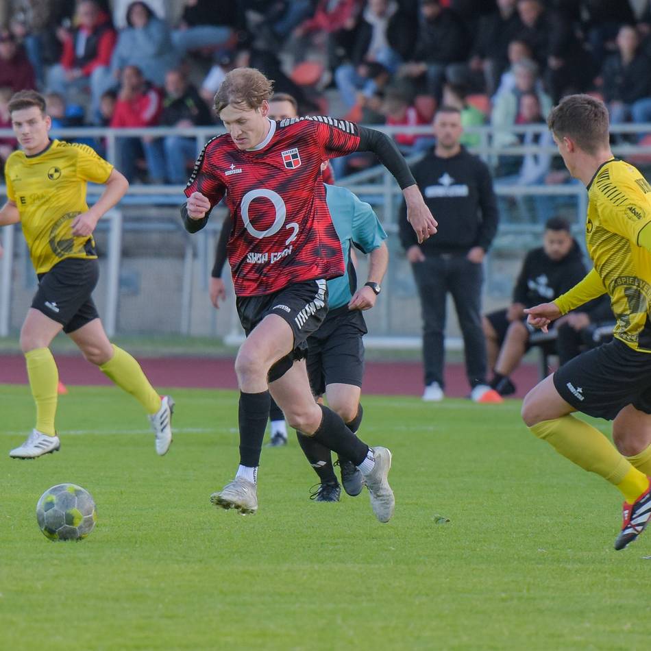 Das Spiel des Tages in der Fußball-Kreisliga Kleve/Geldern: Viktoria Goch II stößt das Tor zur Bezirksliga ganz weit auf