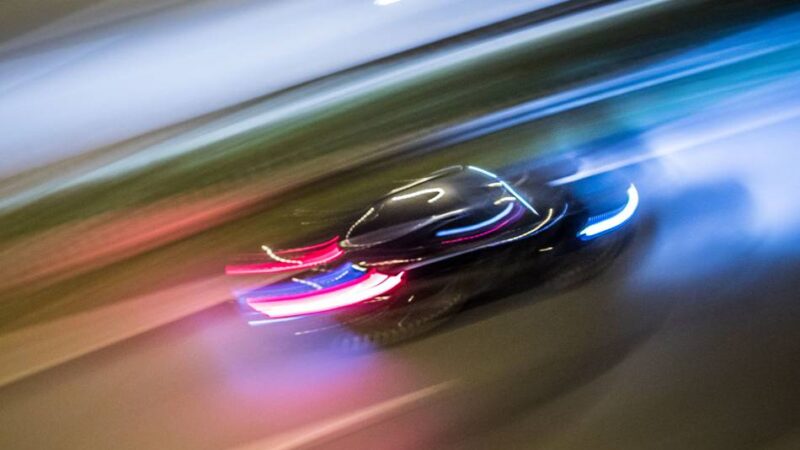 Nachts in Dinslaken: 17-Jähriger verunglückt bei Flucht vor der Polizei