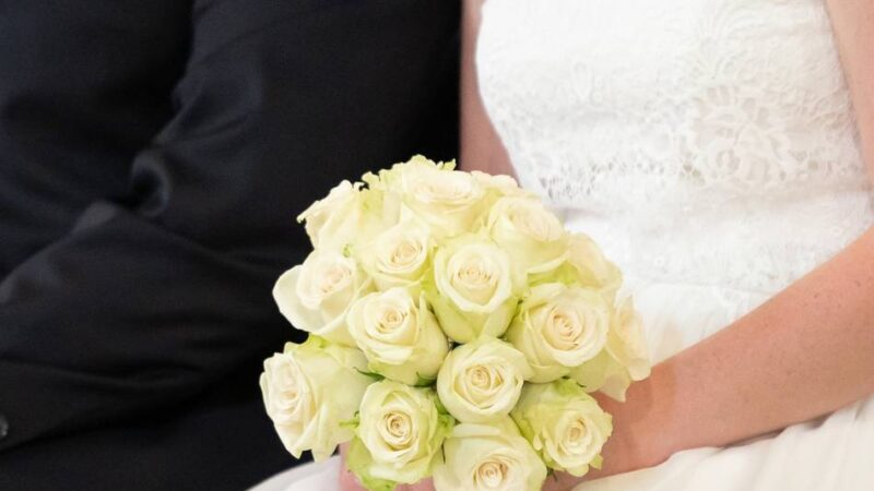 Geldgeschenke werden immer beliebter: Wie viel Geld sollte man zur Hochzeit schenken?