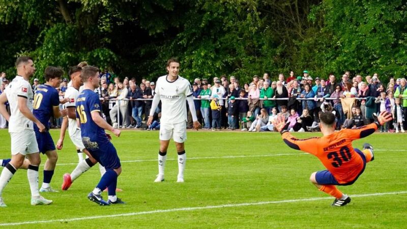 Torwart Sippel trifft: Borussia beendet ihre Saison mit einem 14:2