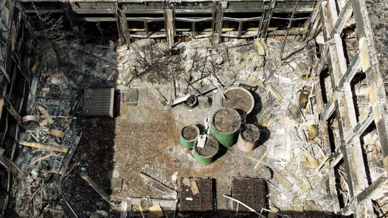 „Totalverlust der Schulgebäude“: Großbrand in Erkrath – intensive Suche nach der Brandursache