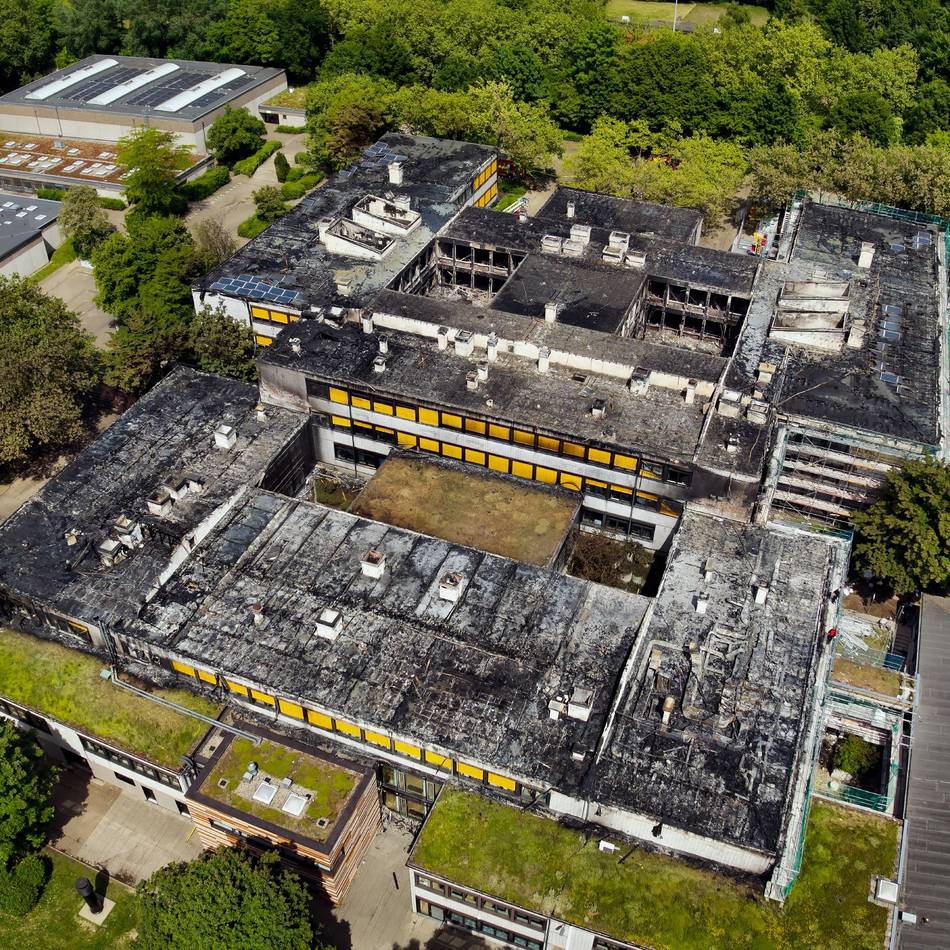 Sorge nach verheerendem Brand in Erkrath: Wie sicher sind PV-Anlagen auf unseren Schuldächern?