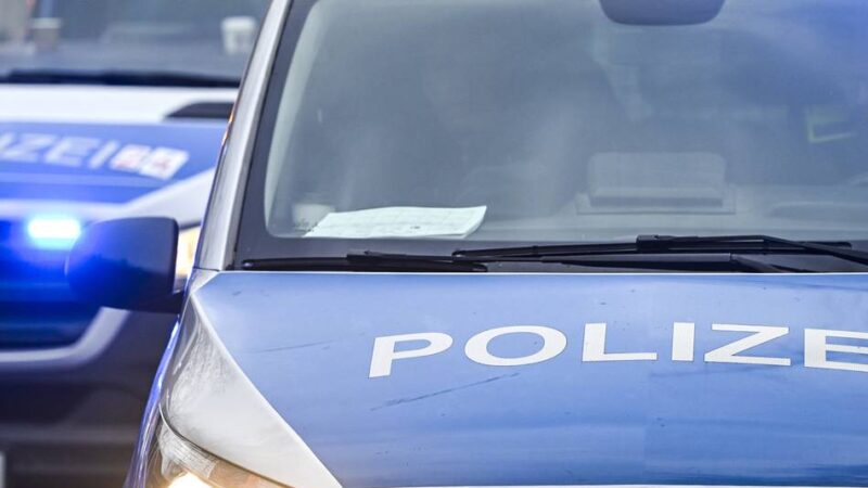 Polizei sucht Zeugen: Jugendlicher in Grevenbroich von Unbekannten angegriffen