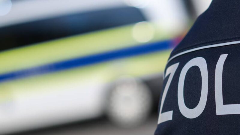 Gemeinsame Aktion in zwei Gewerbeobjekten: Nach Razzia in Lüttringhausen: Drei Personen in Abschiebehaft