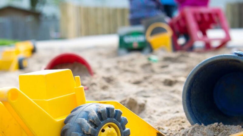 Stadt reagiert auf Elternproteste zu Kita-Beiträgen: Verwaltung entschärft neue Elternbeiträge