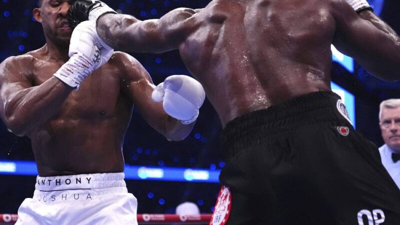 Boxkampf vor 96.000 Zuschauern: Ex-Weltmeister Joshua geht spektakulär k.o. gegen Dubois