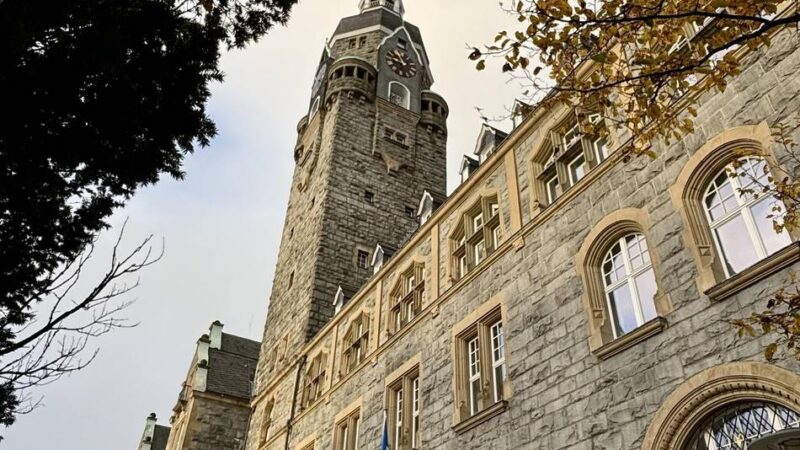 Die finanzielle Situation der Stadt Remscheid: Mehr Investitionen, mehr Schulden – Rat gibt grünes Licht für den Haushalt