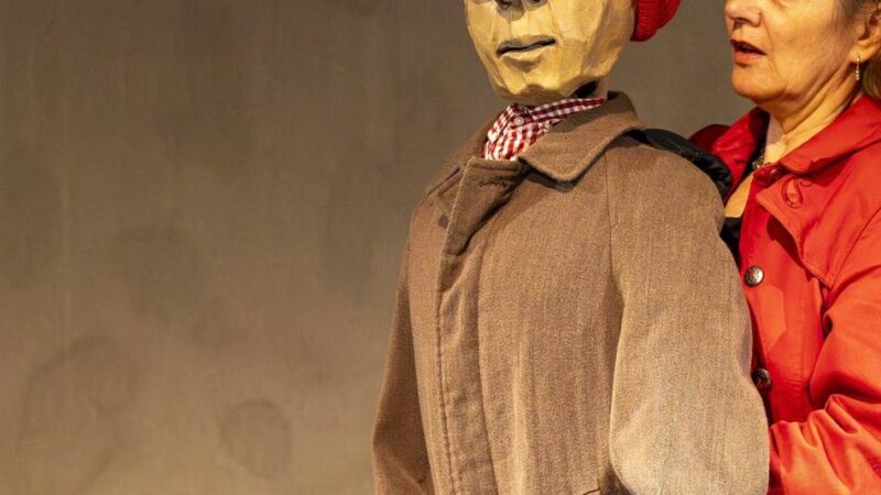 Theater in Duisburg: „Zweitzeuge“ – Opa war ein Nazi