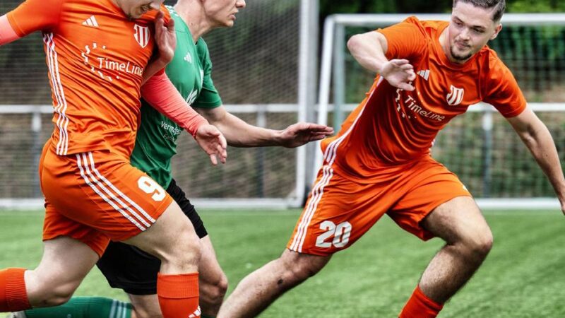 Abstiegskampf in der Fußball-Bezirksliga: Siegtreffer in letzter Sekunde: Berghausen hat wieder alles in der Hand