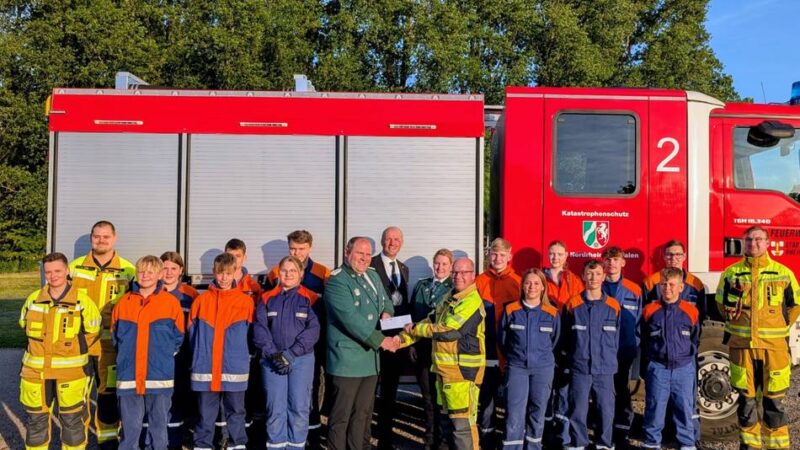 Spendenübergabe: Borther St.-Evermarus-Schützen unterstützen Jugendfeuerwehr