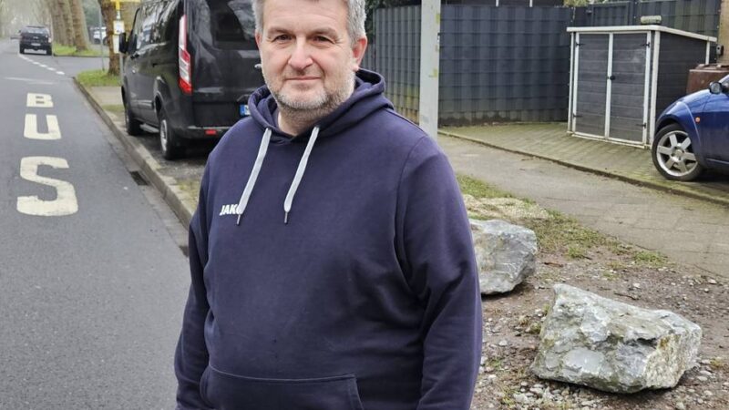 Kurioser Fall aus Mönchengladbach: Thomas Schmitz darf nicht vor seiner Garage parken – oder?