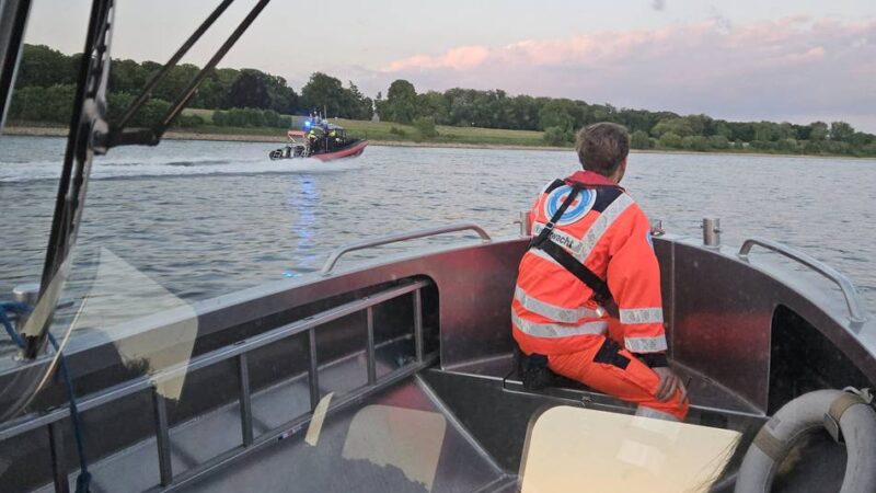 Einsatz auf dem Rhein: Zwei Havarien in Neuss an einem Wochenende