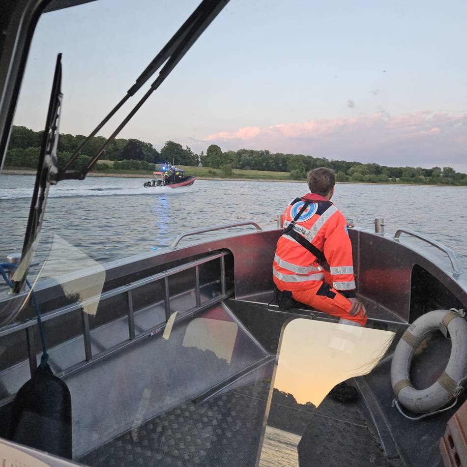 Einsatz auf dem Rhein: Zwei Havarien in Neuss an einem Wochenende