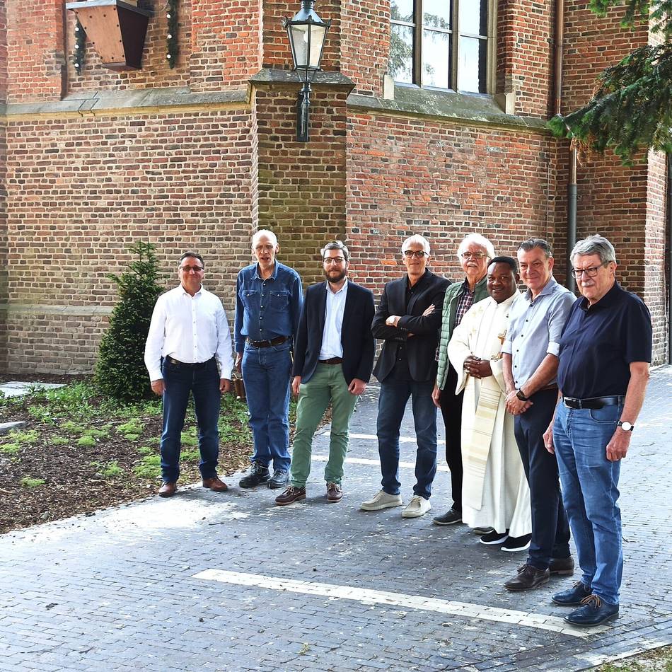Neuerungen im Ortskern: Umgestaltung am Brachter Kirchplatz abgeschlossen