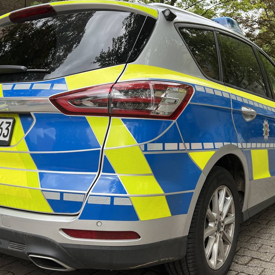 Überfall in Düsseldorf-Hassels: Taxifahrer ausgeraubt und in Kofferraum gesperrt