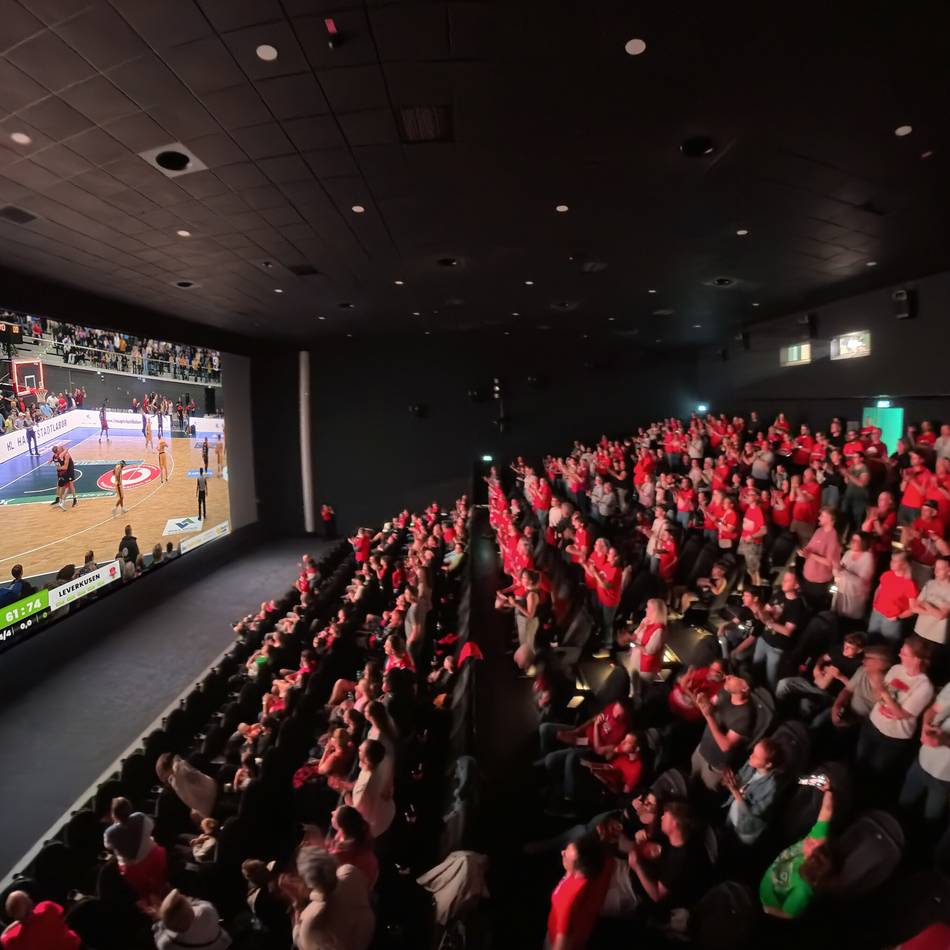Basketball live in Leverkusen: 300 Giants-Fans verfolgen Spiel im Kino